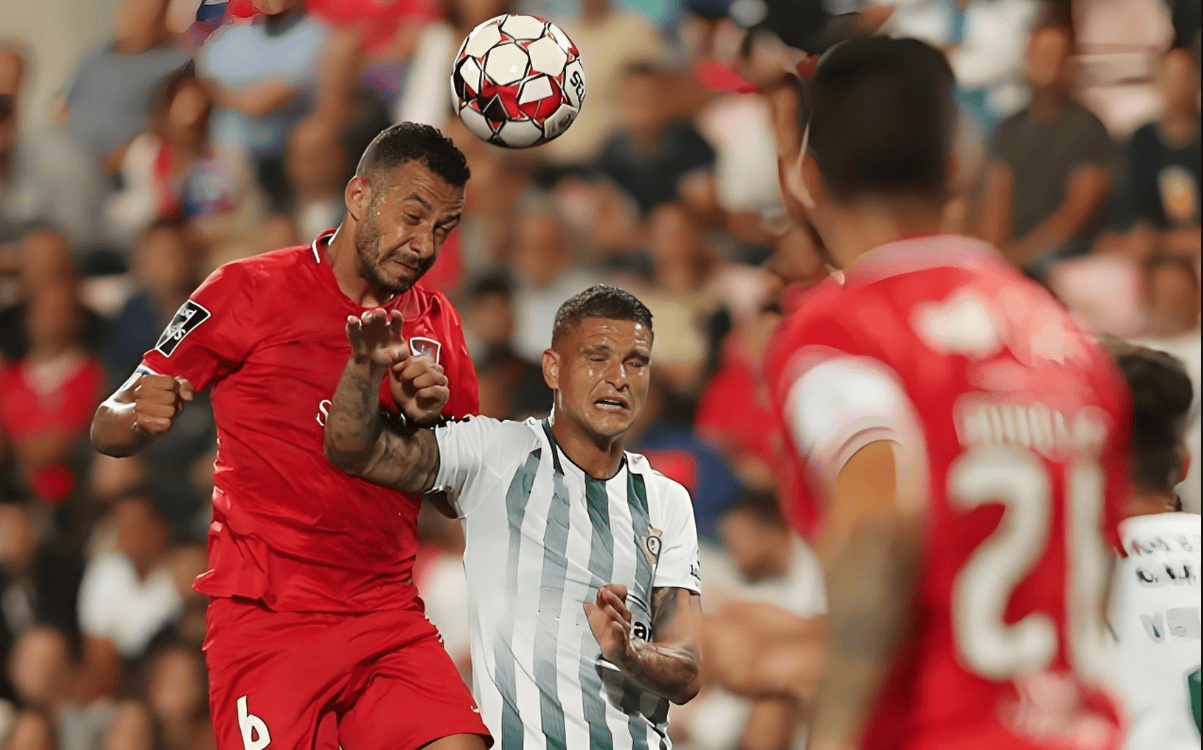 db电竞官网官网-里程碑夜!本菲卡完成体检;欧冠冲刺阶段刷纪录;球迷炸锅;阵容厚度经受考验