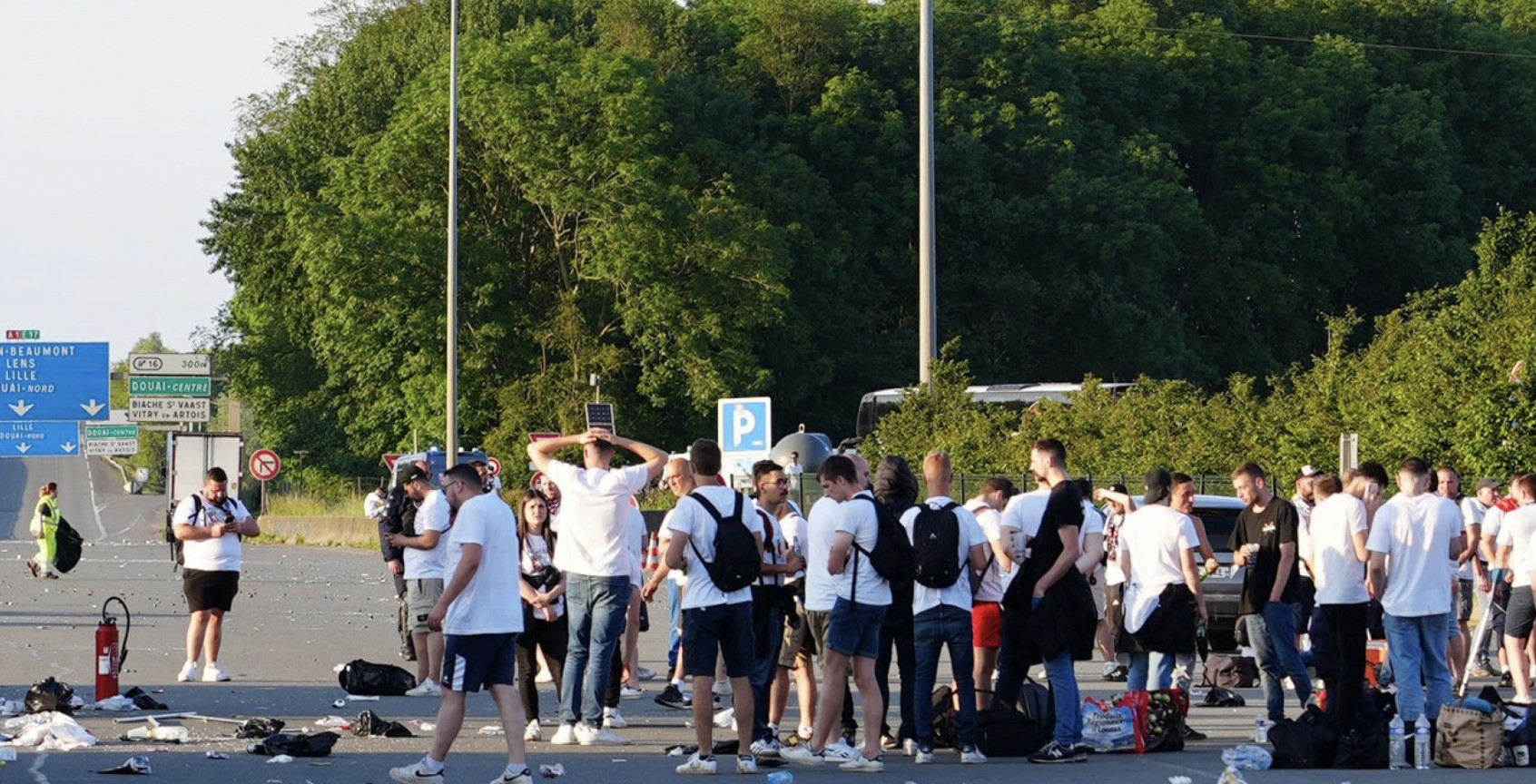 db电竞游戏官网-转折点法兰克福内部沟通；法国杯冲刺阶段攻防权衡；赛场秩序良好；年轻球员得到机会