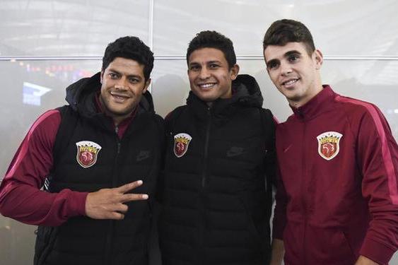 db游戏平台官网官方-关键时刻里尔复出首秀——中超节点到来；管理层满意；更衣室氛围转暖