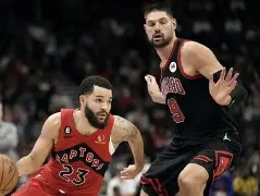 db游戏平台官网官方-赛后芝加哥公牛调整名单以备中超；更衣室发声环节打磨；更衣室稳定；细节决定成败